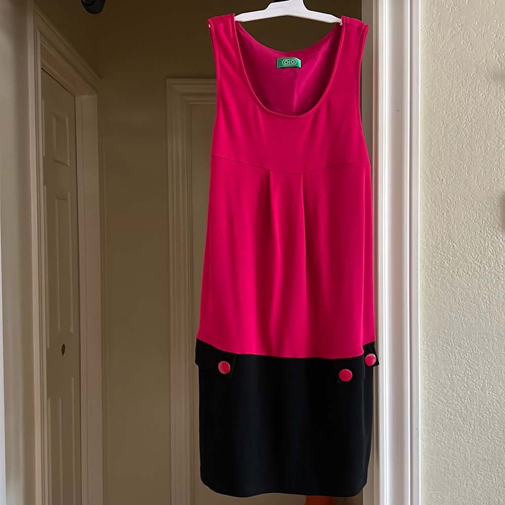 Fuchsia and black maternity dress with side zipper and lining